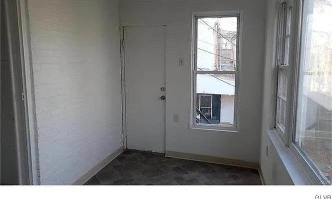 217 N 8th St — Photo 7
