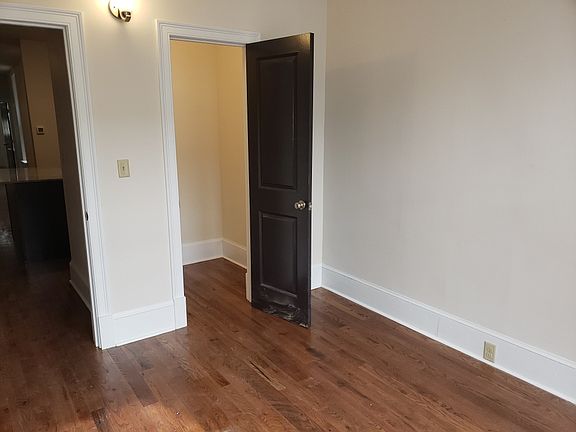 5th image of 919 N 2nd St APT 1