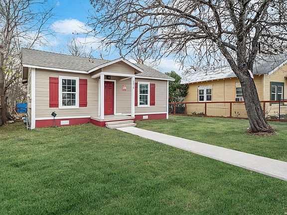 3rd image of 2619 E Houston