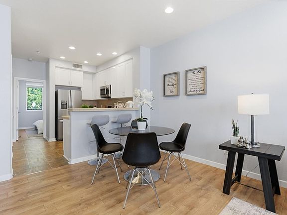 5th image of 22873 Kingsford Way