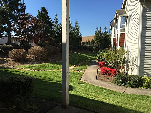 3rd image of 800 96th Ave NE Unit F102