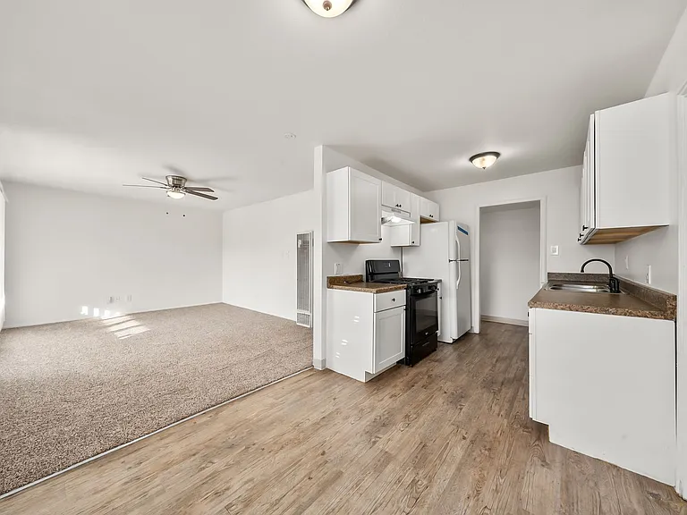 5733 San Vincente Way — Photo 3