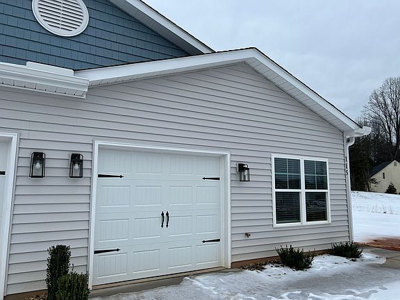 2nd image of 115 Brawley Villas Pl