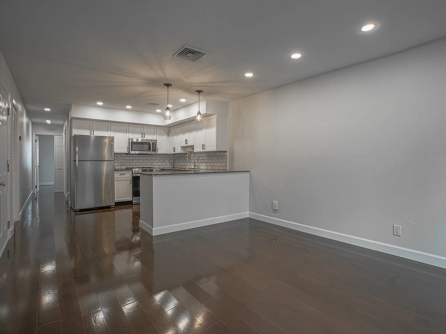 2 bed, 810 sqft, $2,800 — Photo 3