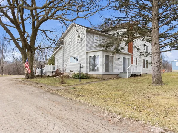 1431 State Route 75 E, Freeport, IL 61032