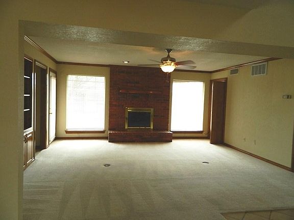 2nd image of 7216 NW Crestwood Dr