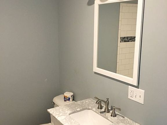 Guest/hall bath & utility