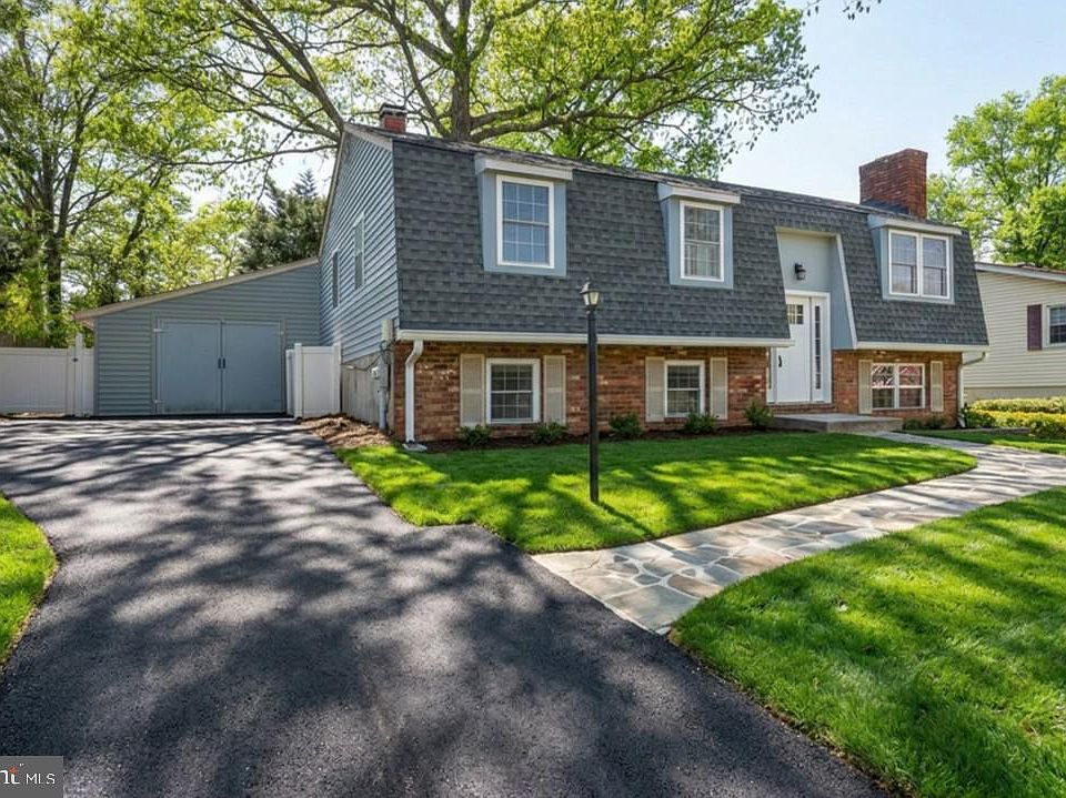 1st image of 1075 Sun Valley Dr