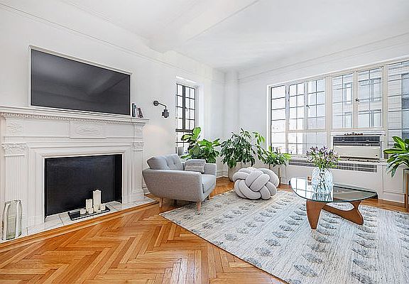 3rd image of 275 Central Park W APT 9D