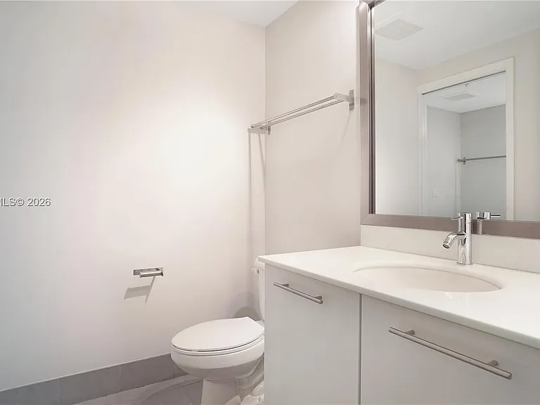 92 SW 3rd St #1803 — Photo 15