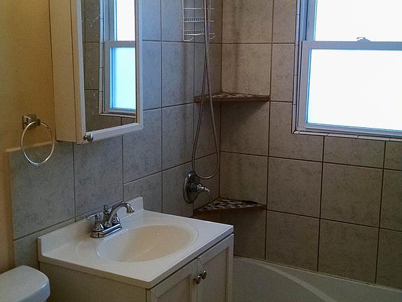 3rd image of 563 Lynn Ct Unit D