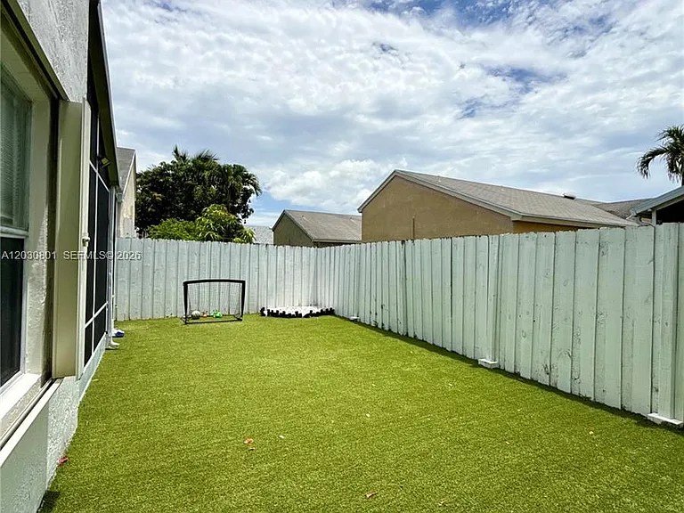 248 W Riverbend Dr — Photo 17