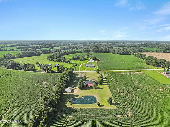 3rd image of 79 Esquire Peek Rd