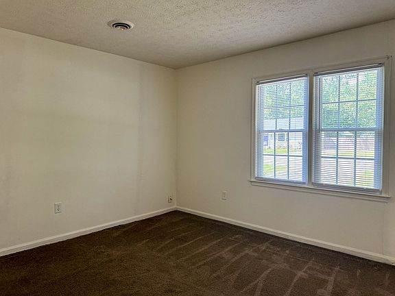 3rd image of 20805B Shaker Dr