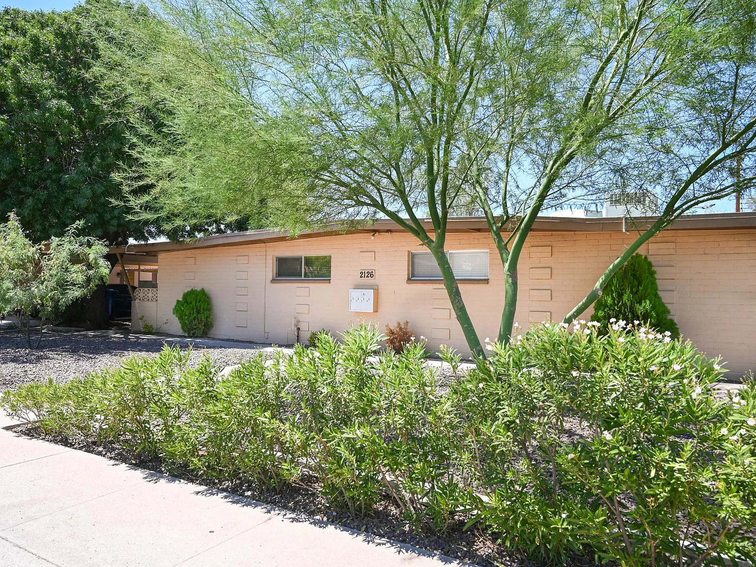 2 bed, 702 sqft, $1,400 — Photo 3