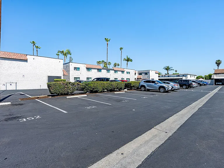Encasa Norwalk — Photo 19
