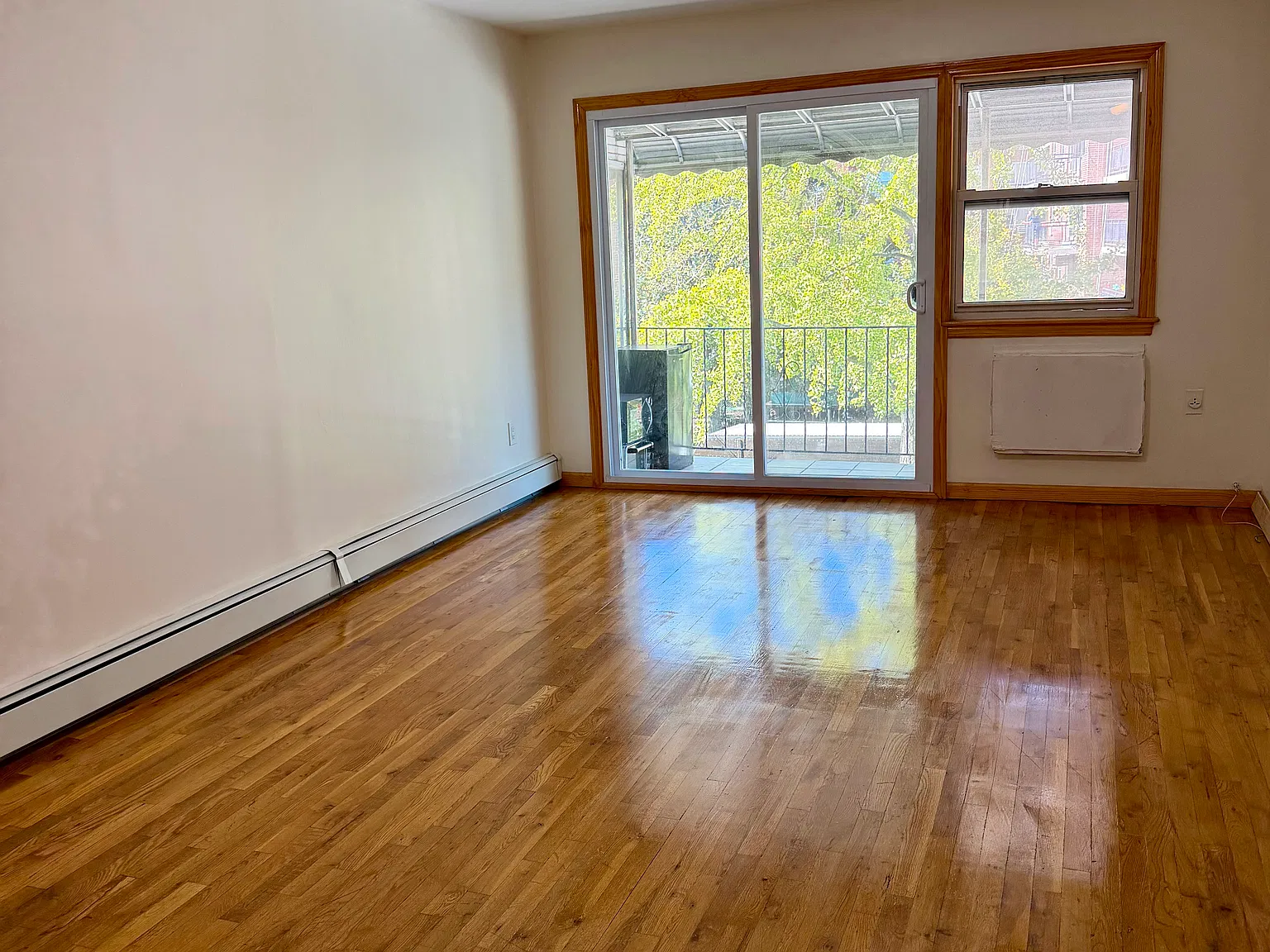 3 bed, 1300 sqft, $3,200 — Photo 4