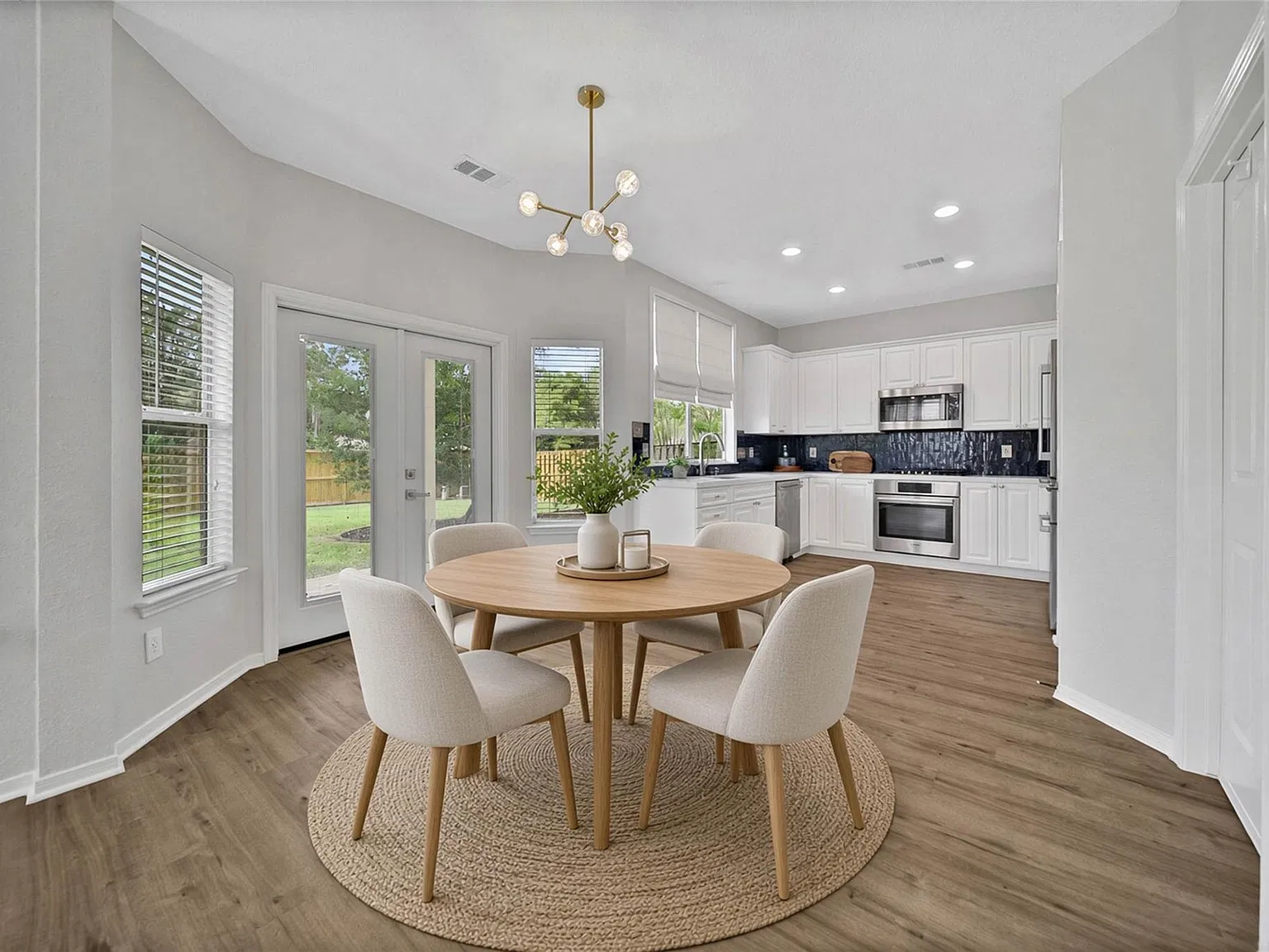 3 bed, 2.5 bath, 1998 sqft, $2,500 — Photo 4