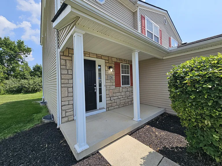 126 Wagnalls Ct — Photo 2