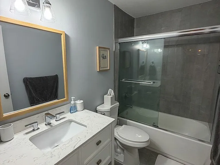2728 SW 14th Dr — Photo 16
