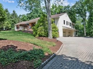 21 Thistle Ln, Mahwah, NJ 07430