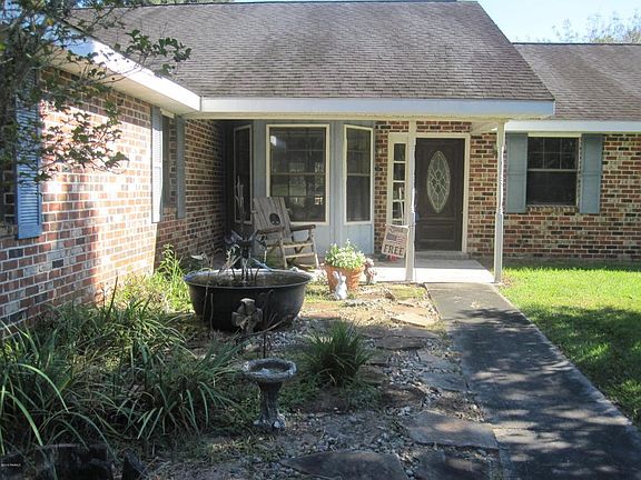 4th image of 301 Billy Lou Dr
