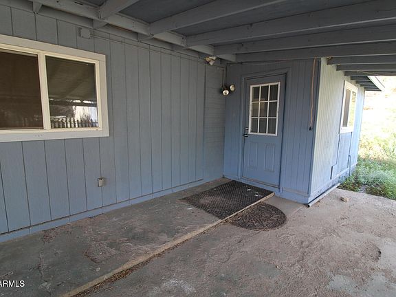 3rd image of 585 W BANKER Avenue