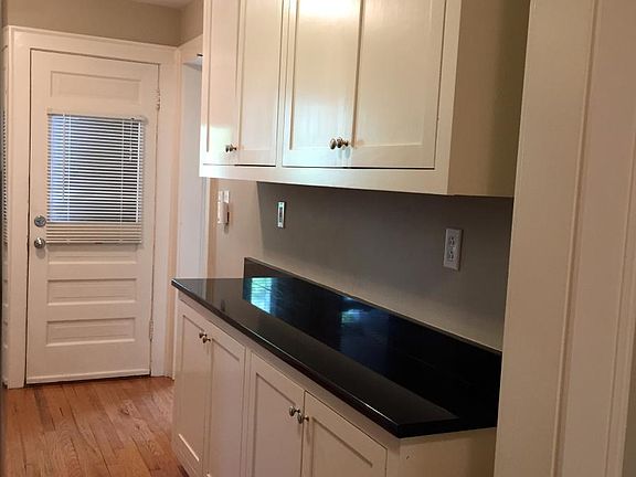 3rd image of 5023 Wyandotte St #2