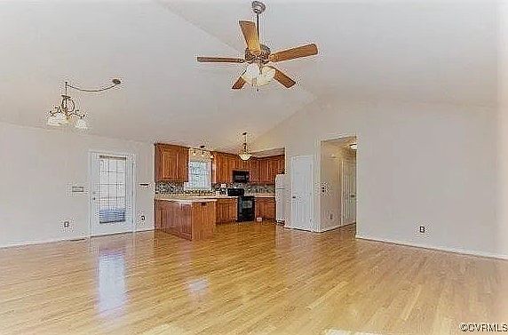 2nd image of 176 Wright Ave