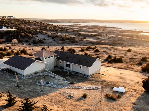 154 Volente Point Cir, Sylvan Grove, KS 67481