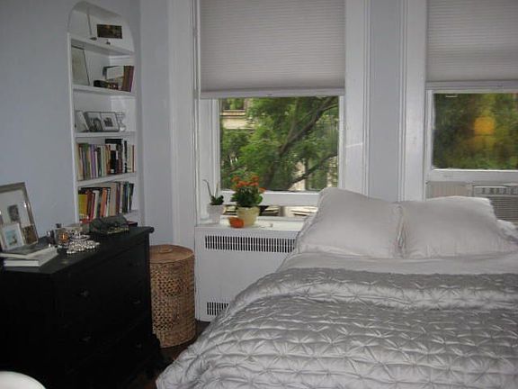 4th image of 17 W 76th St APT 3B