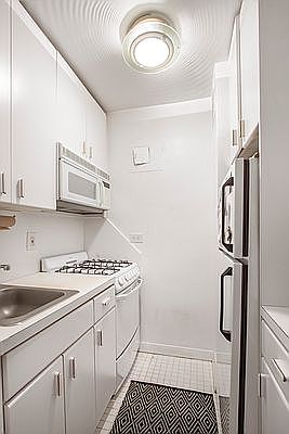 5th image of 157 E 18th St APT 3A