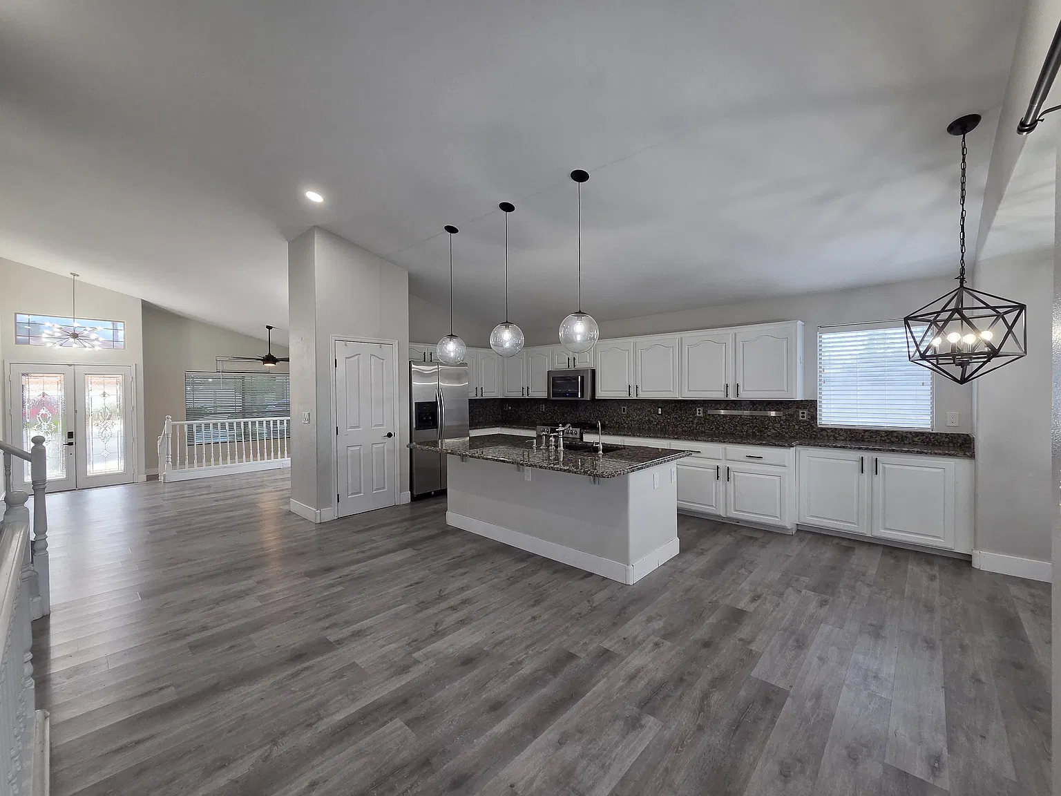 5 bed, 3496 sqft, $4,000 — Photo 2