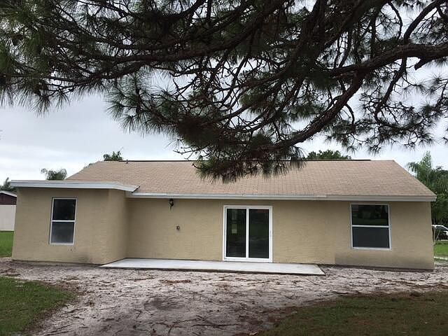 1st image of 1997 SE Burgundy Ln