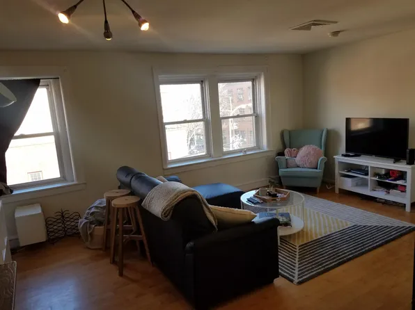 632 N 2nd St APT 3R, Philadelphia, PA 19123