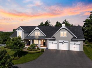 4 Ledge Rock Cir, Falmouth, ME 04105