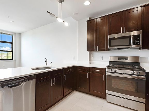 3rd image of 55 Jefferson Ave #4