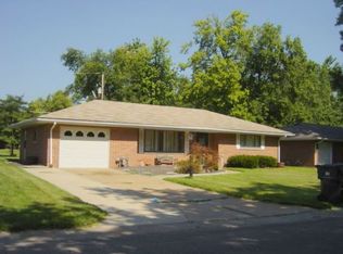 16 Buckingham Rd, Belleville, IL 62226
