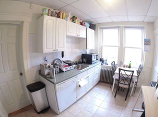 137 Freeman St #1E, Brookline, MA 02446