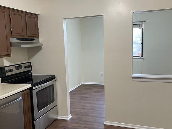 2nd image of 1000 Spring Gate Rd APT 1C