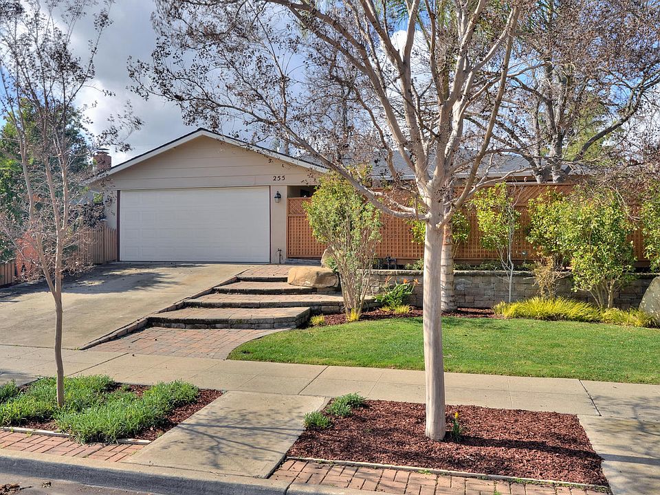 1st image of 255 Kensington Way