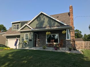 414 N 23rd St, Grand Forks, ND 58203
