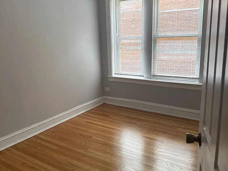 SPACIOUS 2 BEDROOM APARTMENTS AVAILABLE — Photo 21