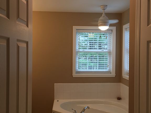 Master Bath Jetted Tub