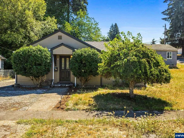 1315 Hawthorne St, Sweet Home, OR 97386