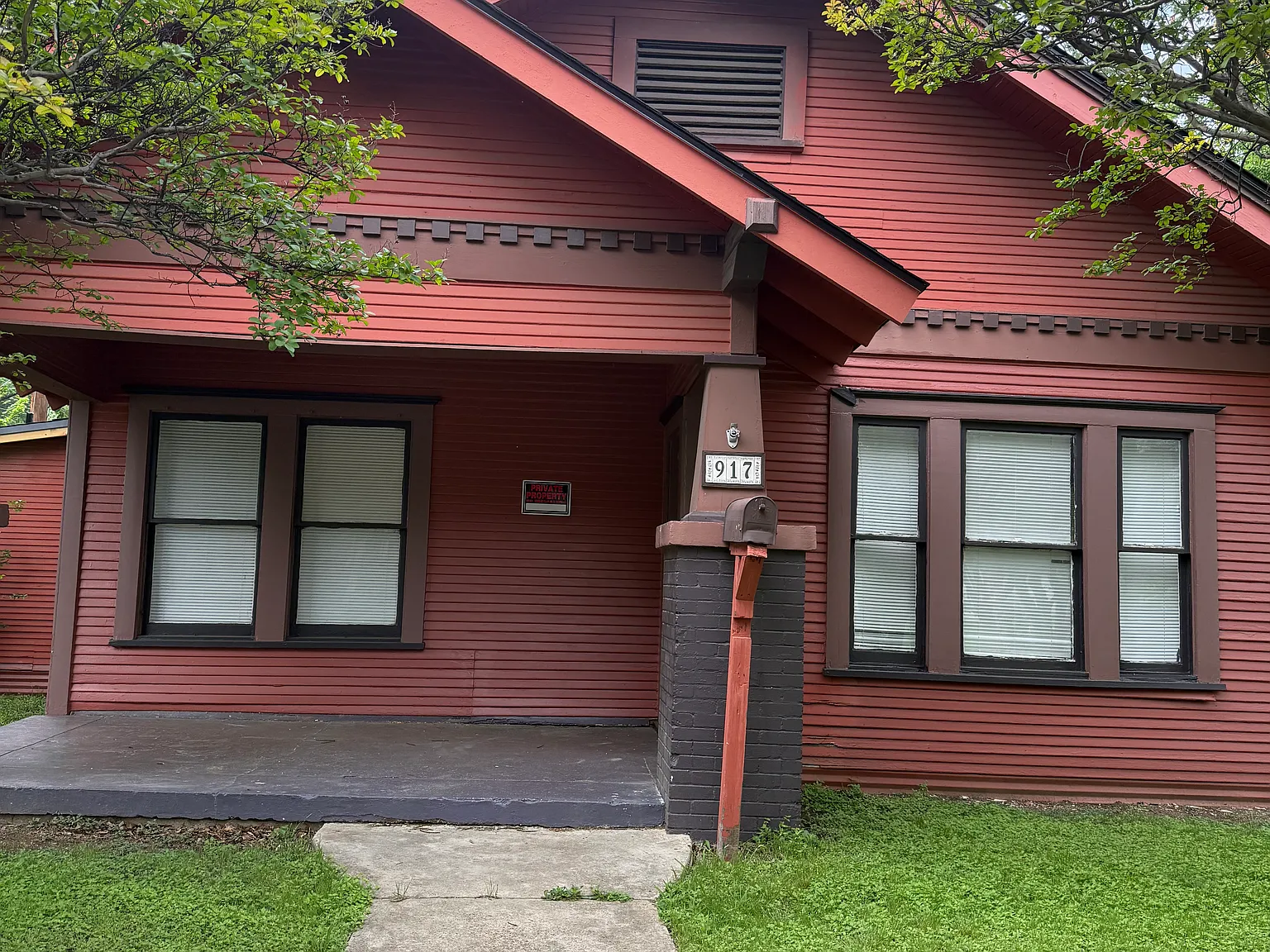 917 N Windomere Ave — Photo 2