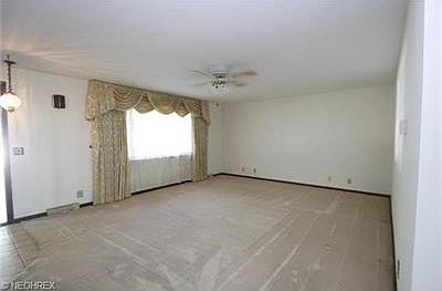4th image of 257 Moorewood Ave