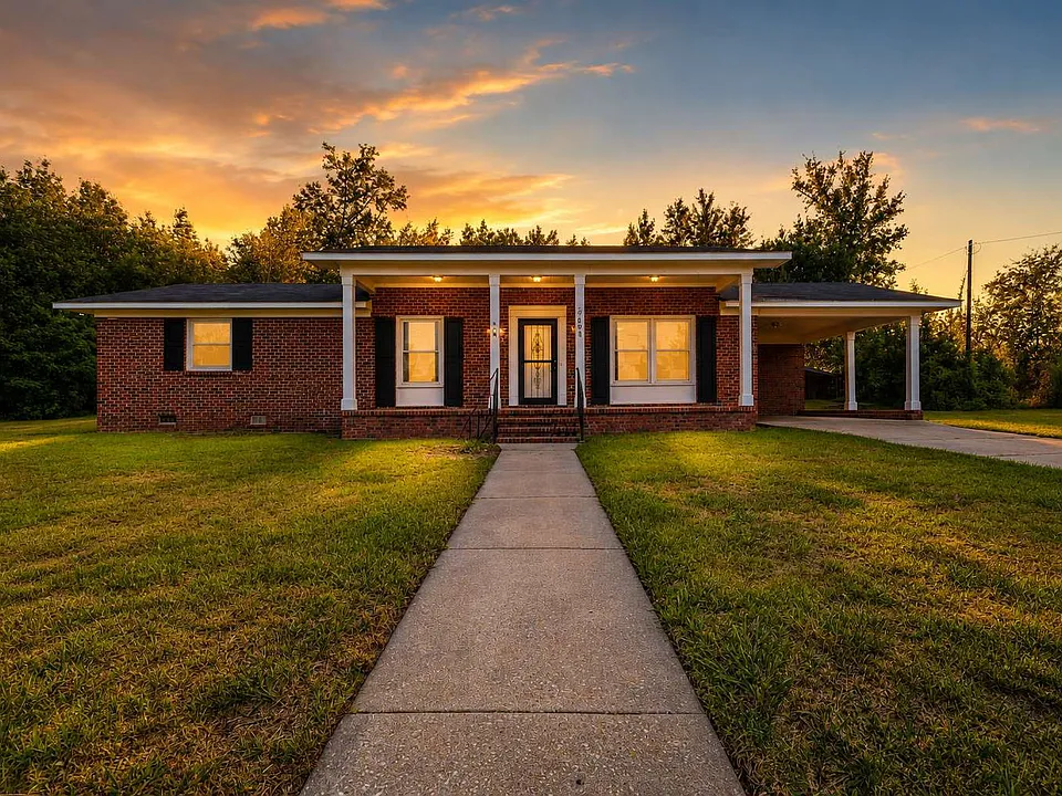 7401 Paxton Dr