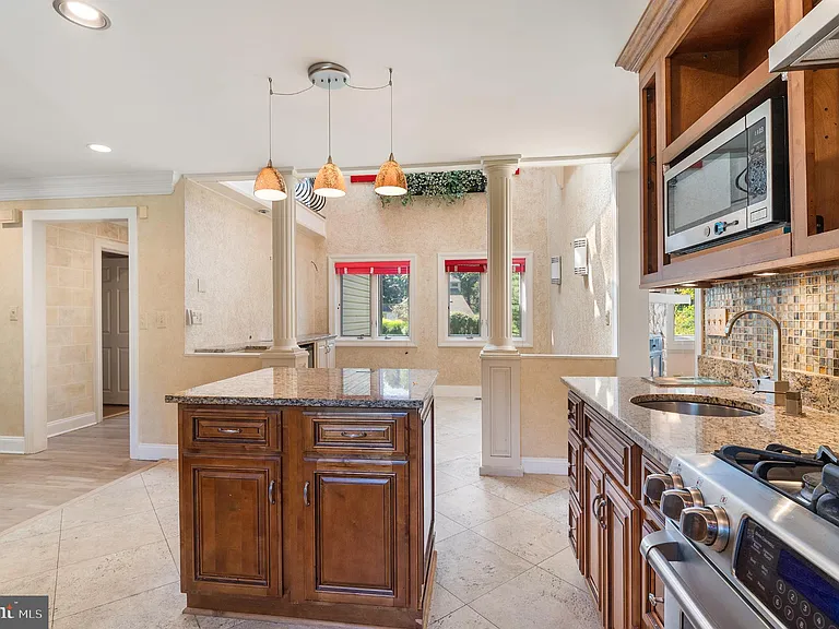 15729 Holly Grove Rd — Photo 16