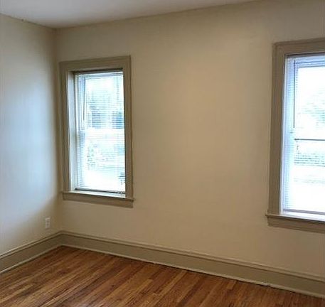 3rd image of 5954 S Rockwell St #836337666